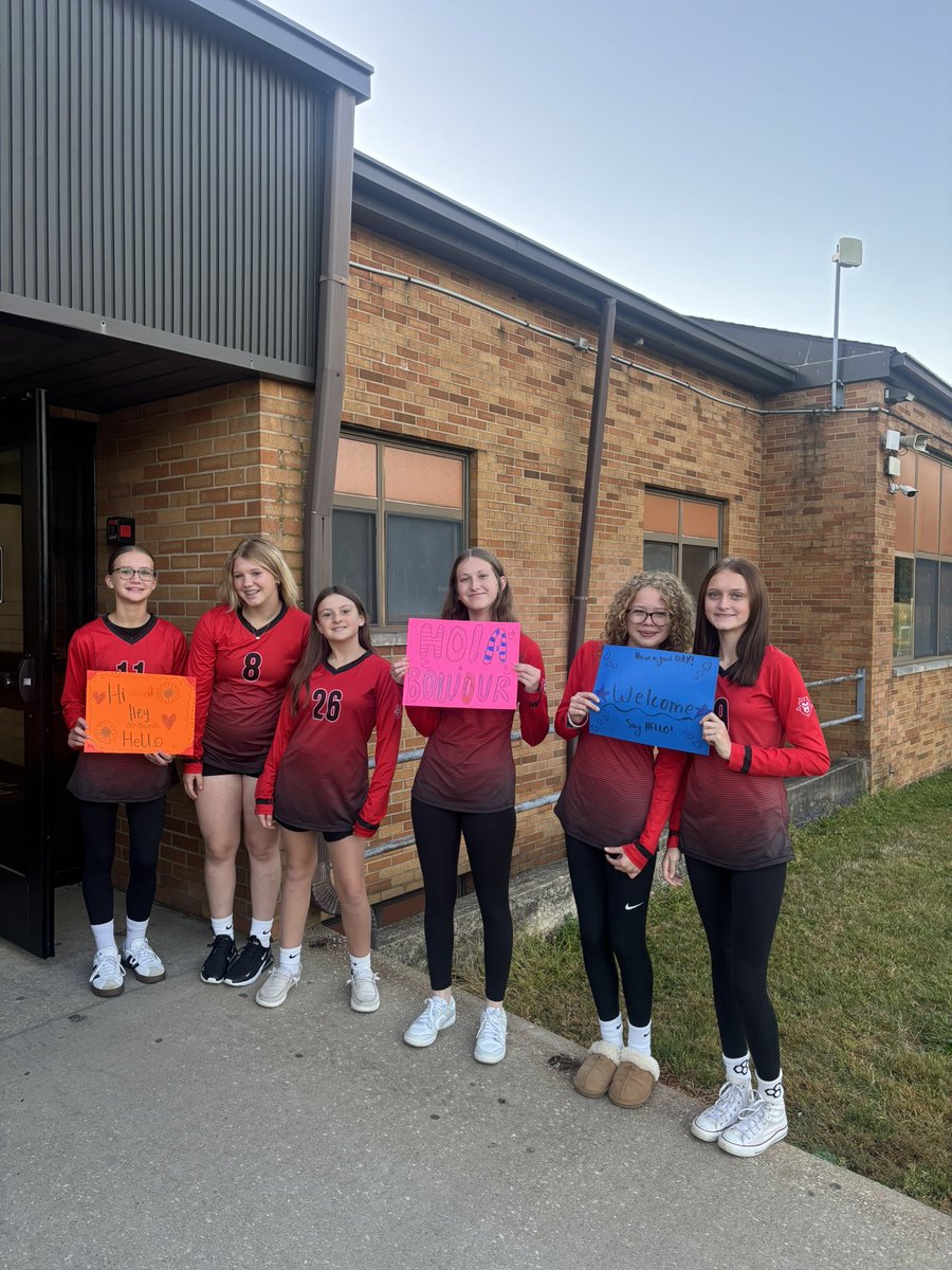 MathWithMsBretz's tweet image. START WITH HELLO WEEK ~ Volleyball welcomed in students and staff today 🏐🤩👋 lots of smiles and laughter!