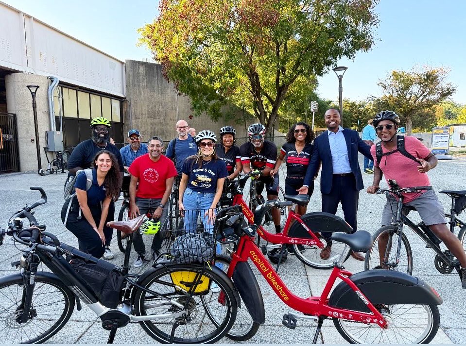 CMZParker5's tweet image. Thanks to everyone who came out for our community bike ride down the MBT and happy hour at @metrobardc! A beautiful evening with neighbors. 🥂🚲