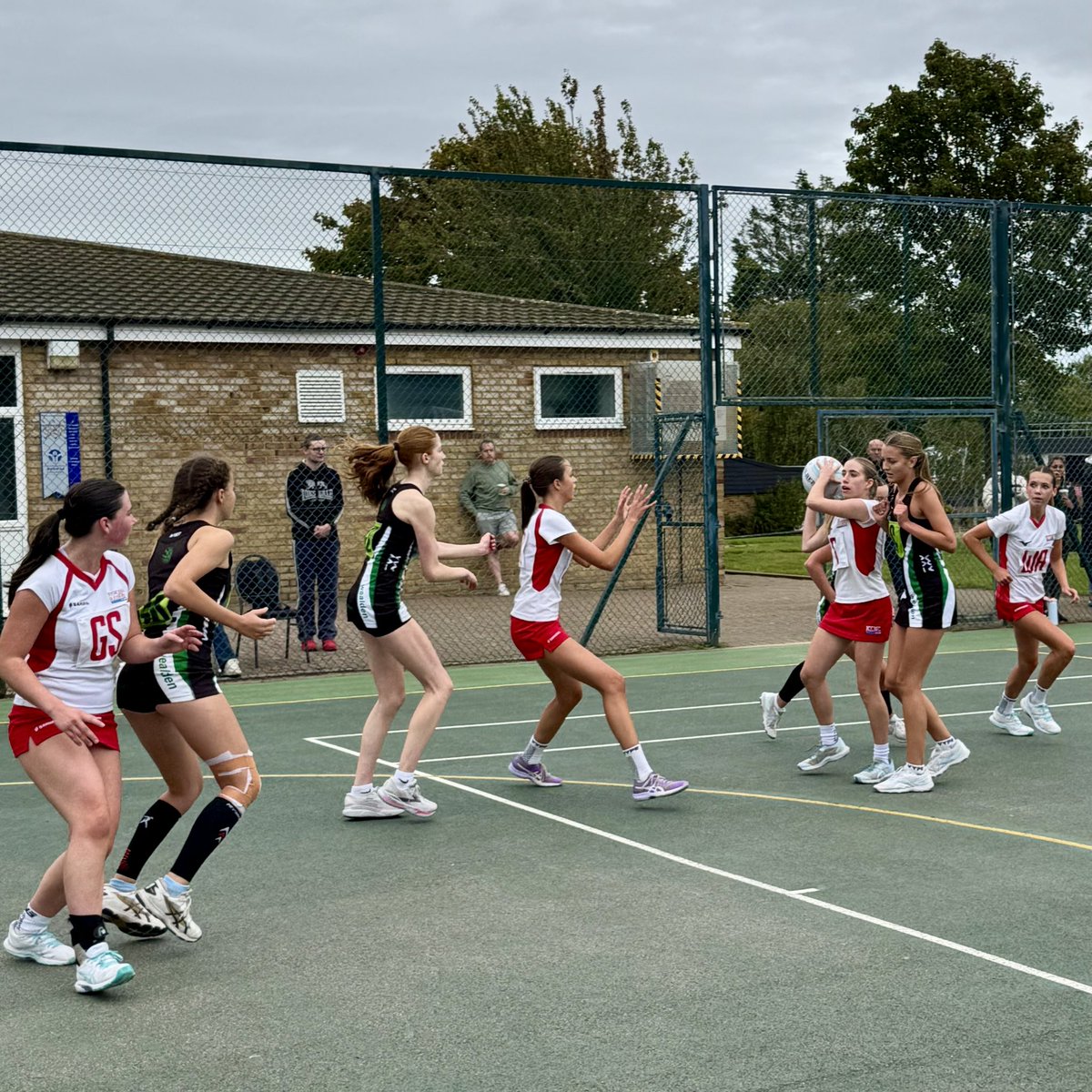 U16As start the Kent County Junior League with a bang, taking two wins on the first day.

W27-21 v CFX A - PoM Elisha
W34-22 v Wealden A - PoM Ivié

Attack showing some great flair and amazing defence from the whole squad!

#goClub ❤️🩵