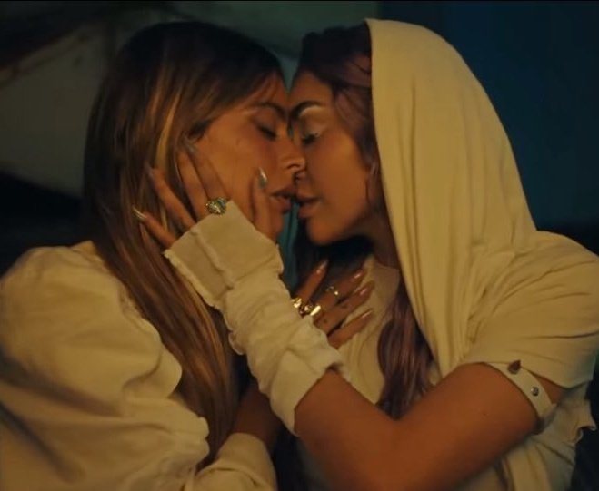sonzabecerra's tweet photo. maria becerra y tini QUEEE https://t.co/hFL2I8fhxO