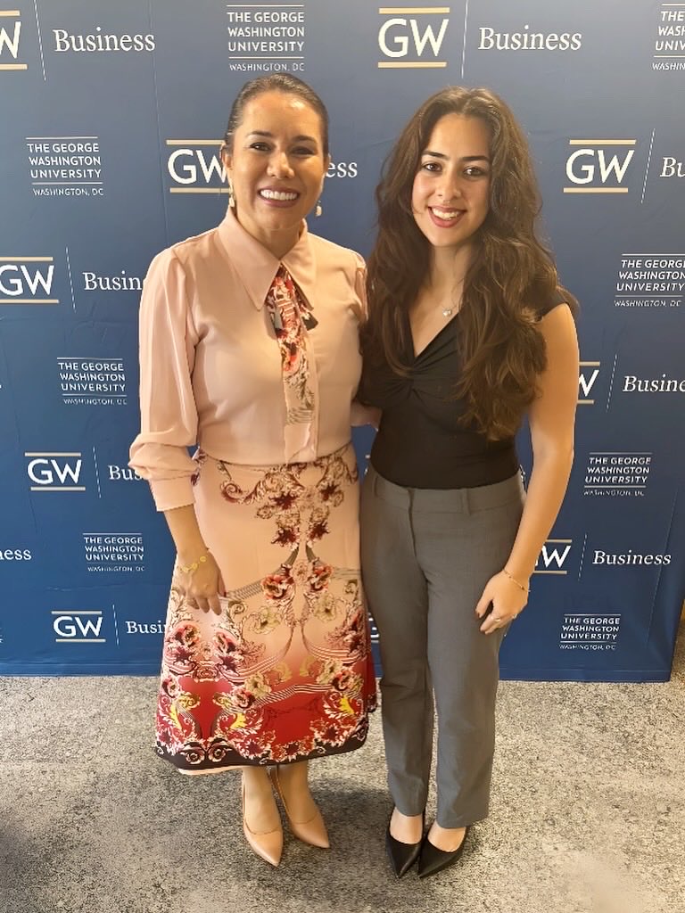 🌎✨ Paraguay comparte su visión turística en un foro internacional de alto nivel en Washington D.C.

La ministra de Turismo, @angieduartepy , participa como panelista en el Foro “Innovación e Impacto en la Política y Planificación Turística”, organizado por la Universidad George