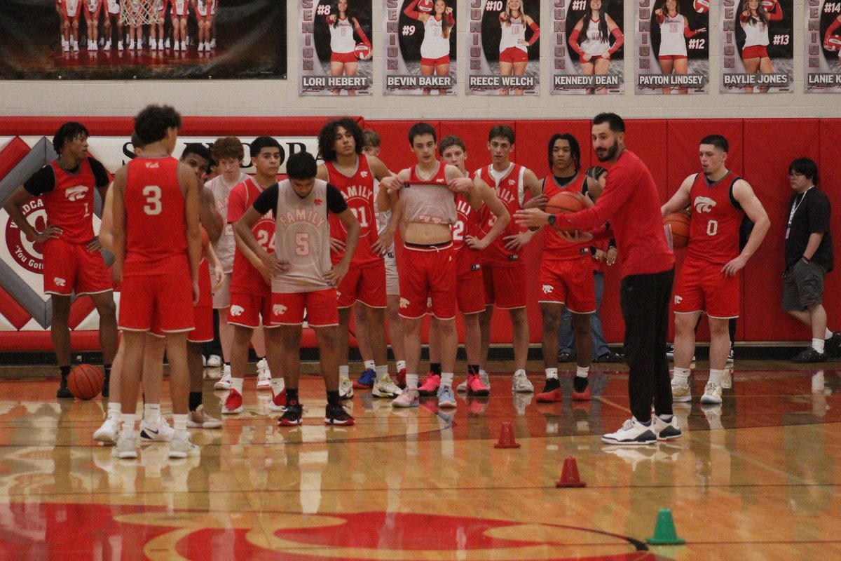 SplendoraBoysBasketball tweet media