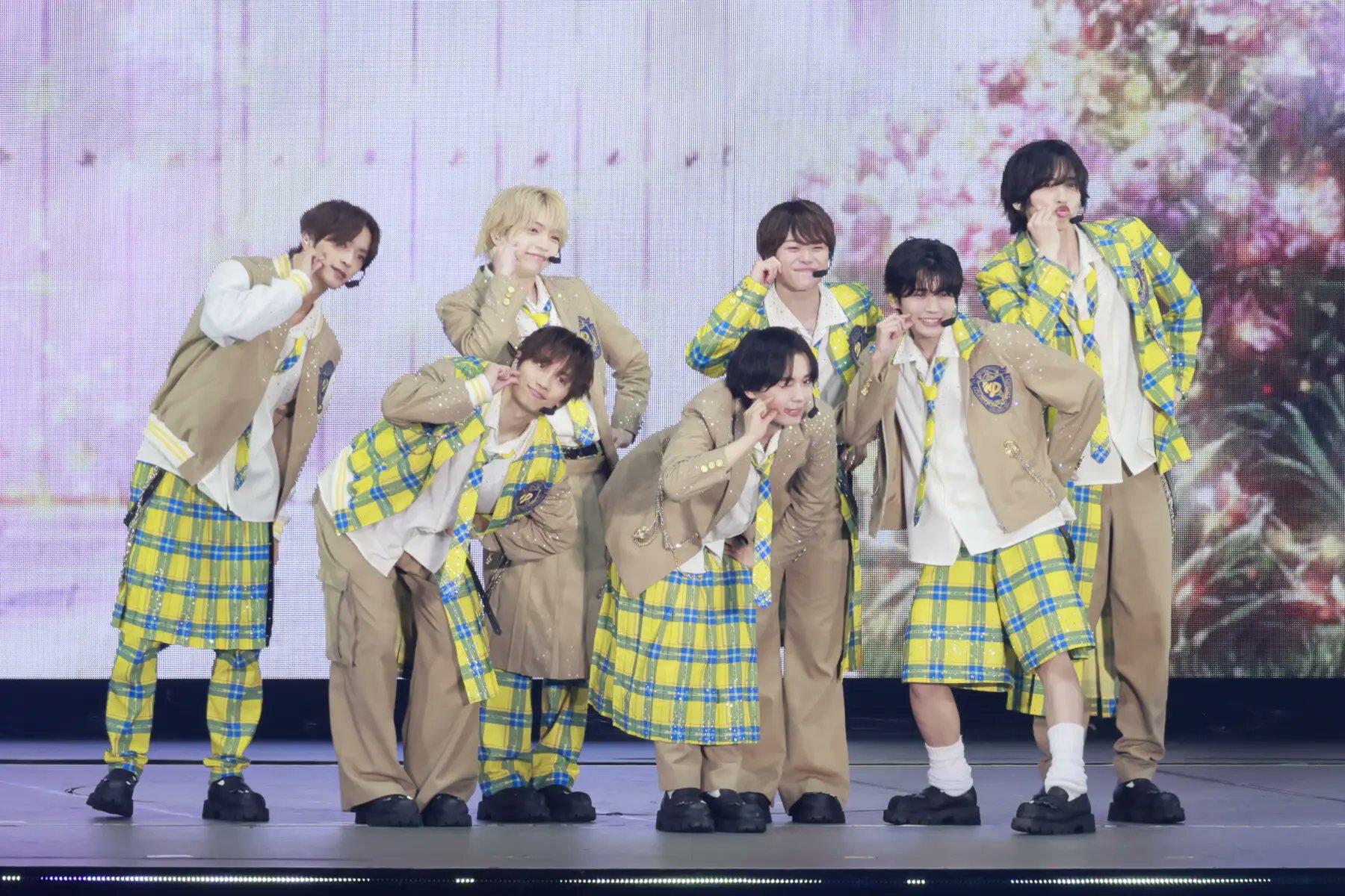 umi♡　なにわ男子　ボンボンボヤージュ　サロペット　高橋恭平くんver なにわ男子 POPMALL 高橋恭平 うちわ - メルカリ