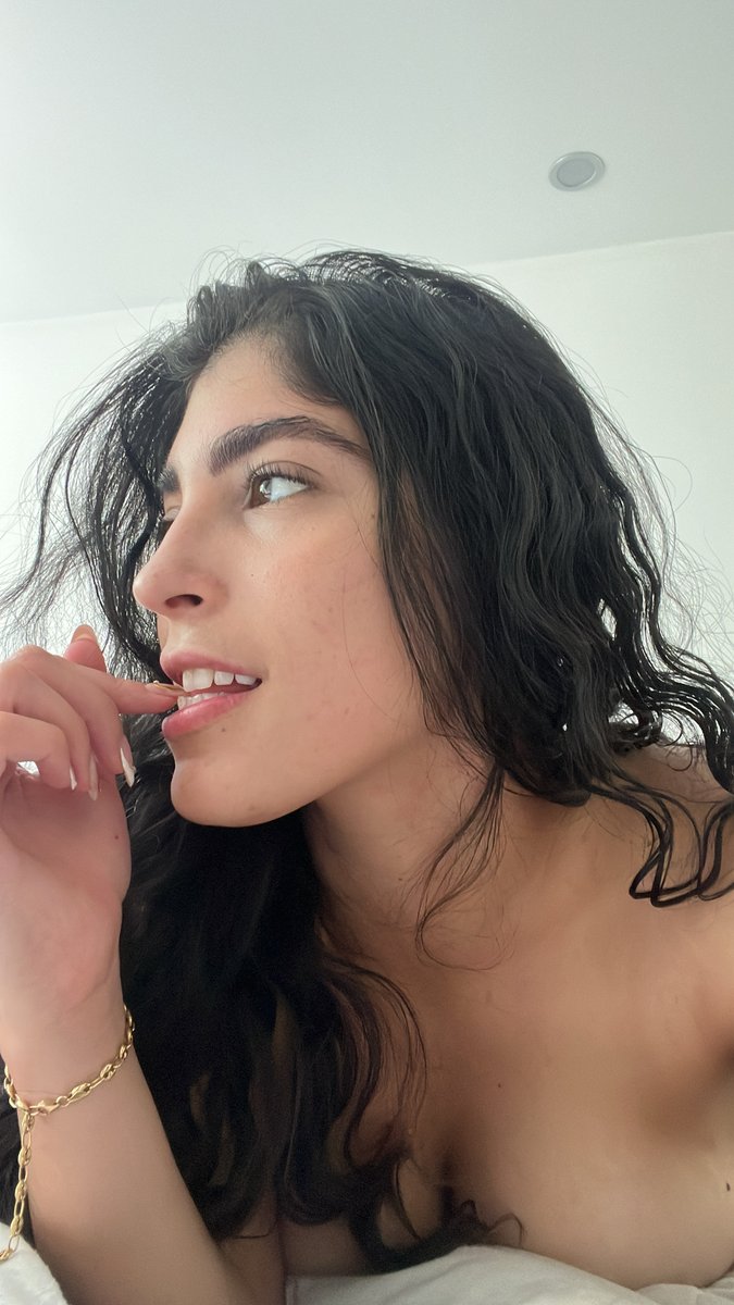 brixiedollx's tweet photo. @HoopMixOnly check my viral vid on my free of 🥵 https://t.co/ddBL8gbxHy