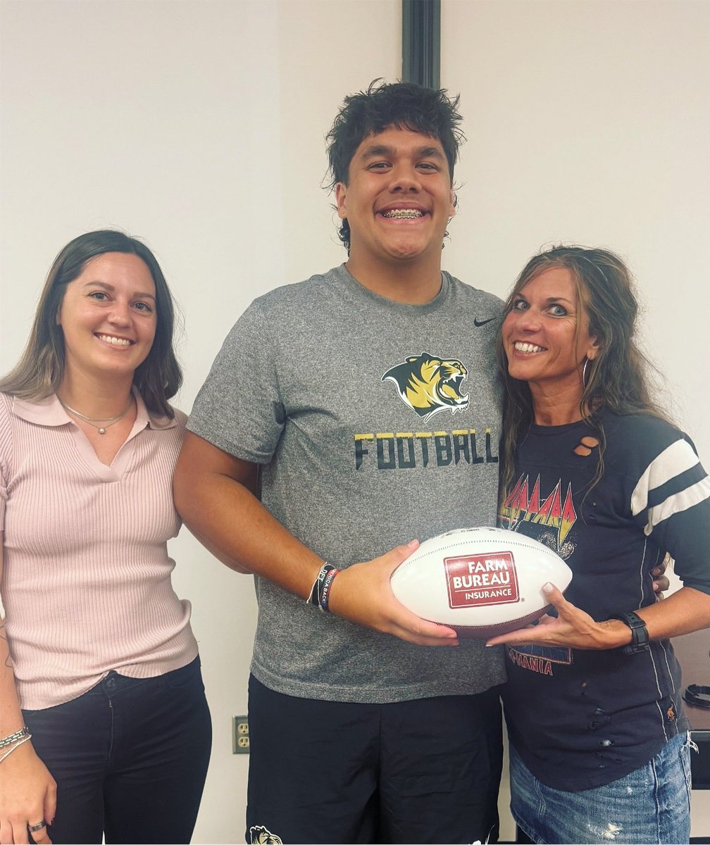 Robin Alpe Wright (@alpewright) on Twitter photo The Farm Bureau Player of the Week for the <a href="/BvilleFB/">Bentonville Football</a> is OL Devin Laupua. He earned the ball by having a 84% grade w/ 9 knock downs. Great game Devin <a href="/dev_Laupua56/">Devin Laupua</a>!! Giving the ball is Robin Wright and Tori Shewmaker. The Farm Bureau Player of the Week for the <a href="/BvilleFB/">Bentonville Football</a> is OL Devin Laupua. He earned the ball by having a 84% grade w/ 9 knock downs. Great game Devin <a href="/dev_Laupua56/">Devin Laupua</a>!! Giving the ball is Robin Wright and Tori Shewmaker.