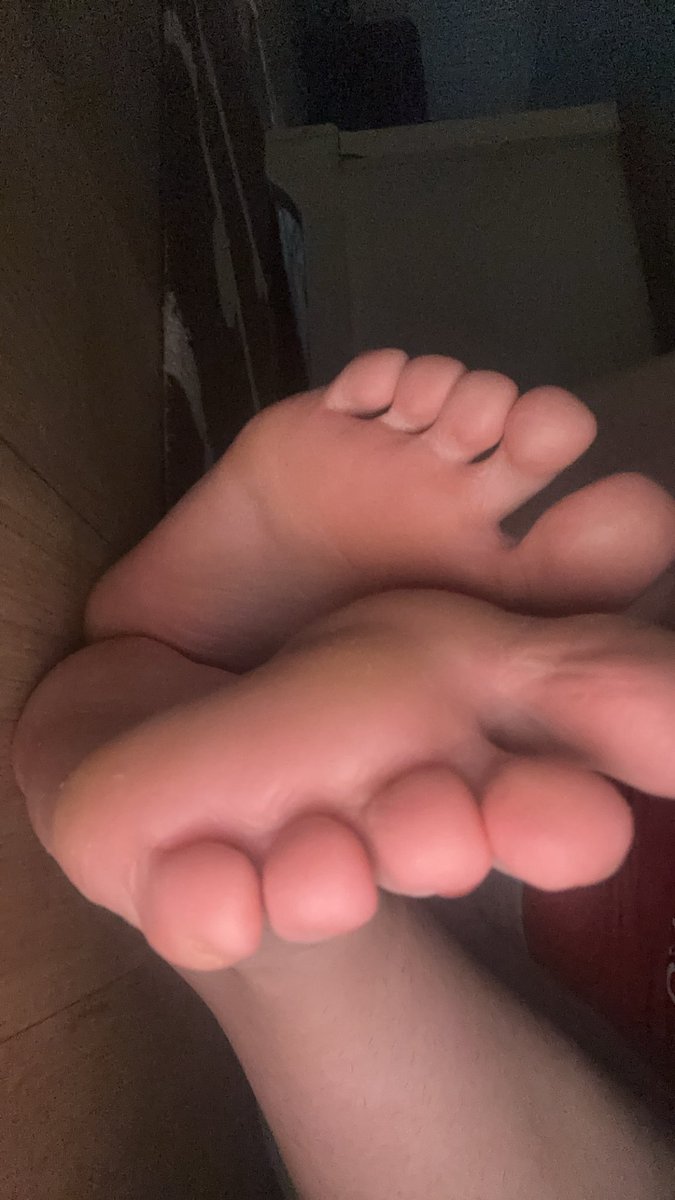 Who’s sending????

#footworship #footfetish #paypig