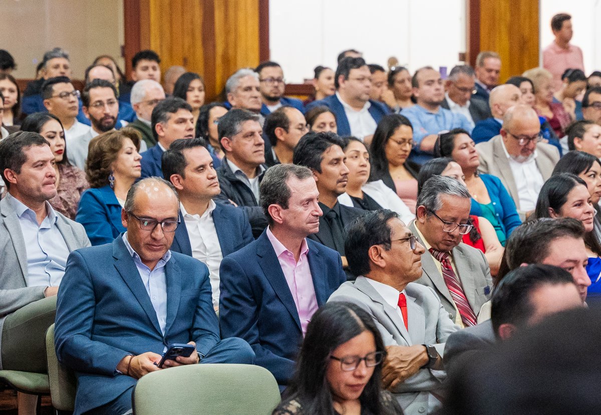 Con motivo del 166º #aniversario de provincialización, tuve el honor de asistir a la Sesión Solemne 🏛️ en representación de nuestra universidad.

 Este encuentro fue una oportunidad para reafirmar nuestro compromiso con el progreso académico y social de la región. 💙#Loja #Utpl