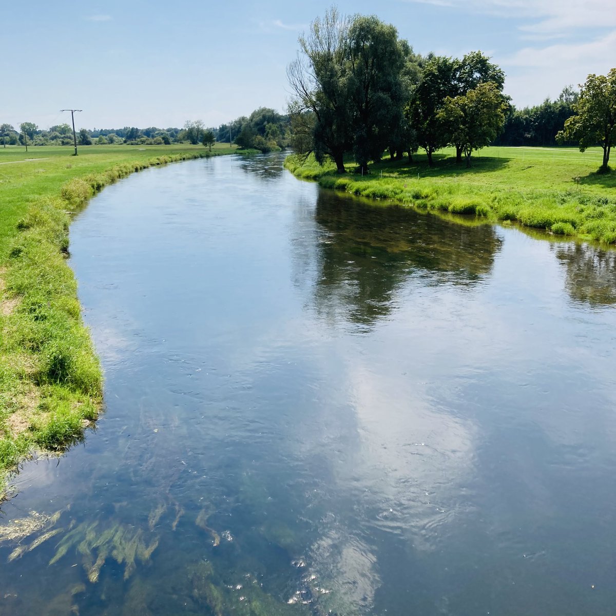 Sonja App (@sonjaapp) on Twitter photo Beeindruckend: Die Größe der #Donau in Budapest im Vergleich zu meiner alten Heimat in #Riedlingen #Danube #Danubio #Natur #Nature #Fluss #River #Rio Beeindruckend: Die Größe der #Donau in Budapest im Vergleich zu meiner alten Heimat in #Riedlingen #Danube #Danubio #Natur #Nature #Fluss #River #Rio