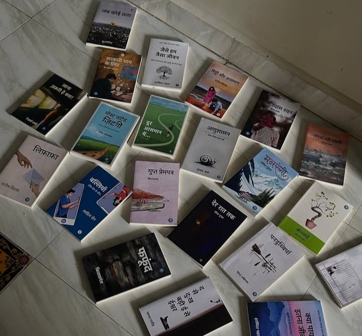 "वफ़ा नज़र नहीं आती कहीं ज़माने में, 
वफ़ा का ज़िक्र किताबों में देख लेते हैं"

- हफ़ीज़ बनारसी