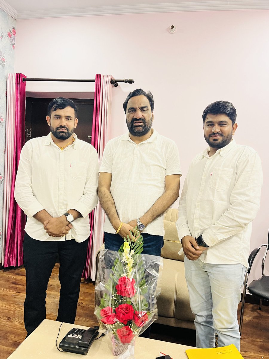 📍जयपुर आवास
आदरणीय नागौर सासंद हनुमान जी बेनीवाल से आत्मीय मुलाकात कर सामजिक मुद्दों पर विशेष चर्चा  की। #Rlp #HanumanBeniwal 
<a href="/hanumanbeniwal/">HANUMAN BENIWAL</a> <a href="/RLPINDIAorg/">Rashtriya Loktantrik Party</a>