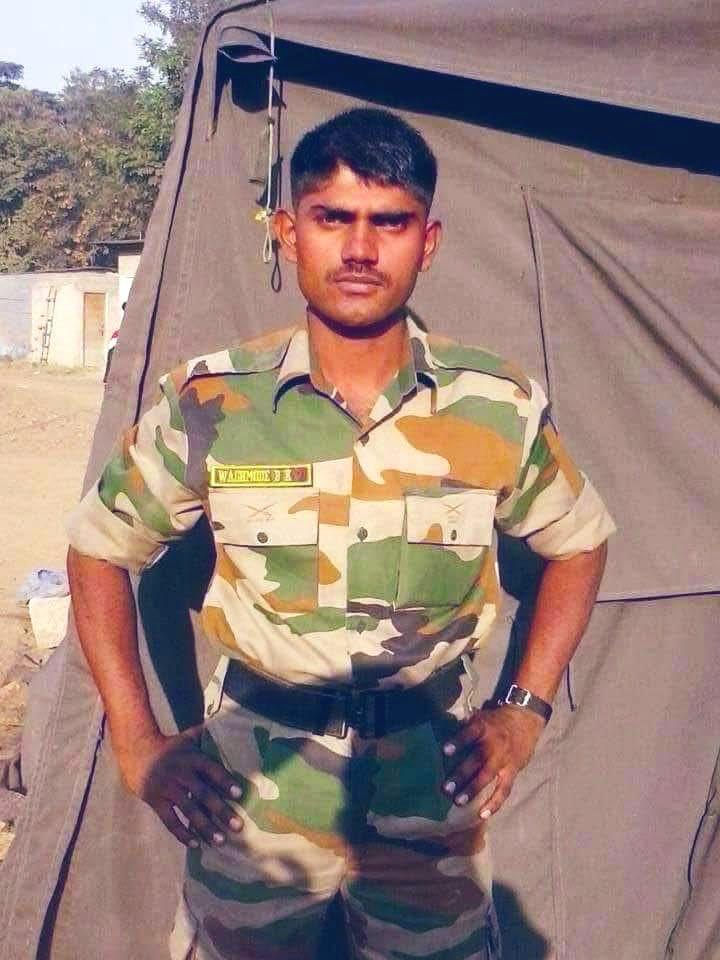 priority_n's tweet photo. Born on Sept 19, 1991
Immortalized in Dec 2019.
Remembering an #UnsungHero of @adgpi who chose to be forever 28,

NAIK BHIVA WAGHMODE
109 ENGINEERS

He would have celebrated his 34th Birthday today but… #LestWeForget he left behind parents and newly married wife.
#KnowYourHeroes https://t.co/m7g2J15m2s