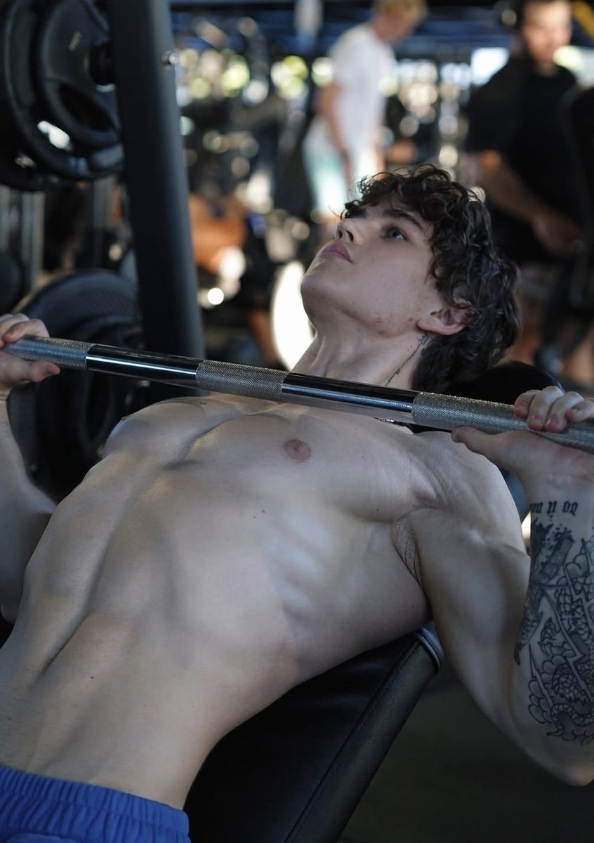 statplaps's tweet photo. @bulleebait Doing some late night weight training (it's the only time guys are allowed to lift without shirts). Can't shake the feeling that someone is staring at him. https://t.co/b4vwPOYuIn