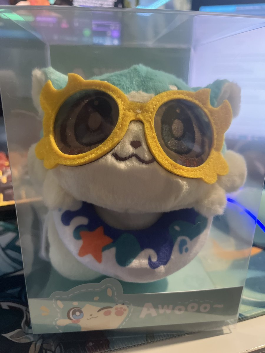 GUYYYYSSSSS 😭😭😭😭 SO CUTE… I NEED TO BUY ANOTHER CHIMERA ONE CAUSE SHIT ITS ADORABLE AS HELL . If you guys find me dead on the floor it’s because I’m dying from how CUTE BUBBLES IS RN