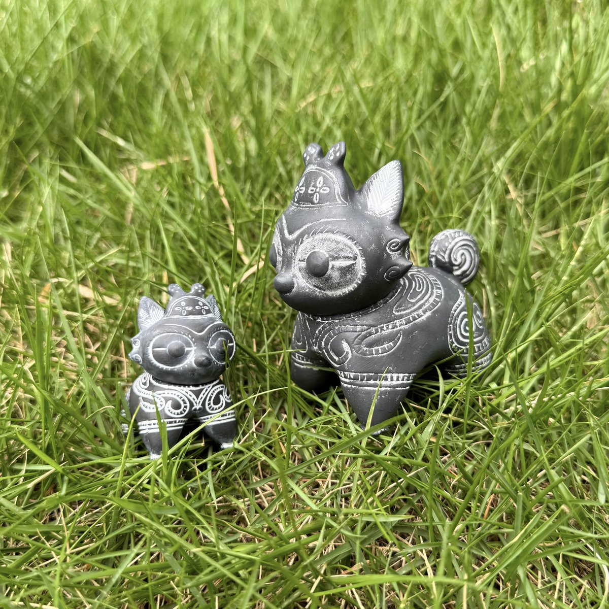 妄想工作所こと乙幡啓子さんが生み出した土偶犬「ドッグゥ」のカプセル