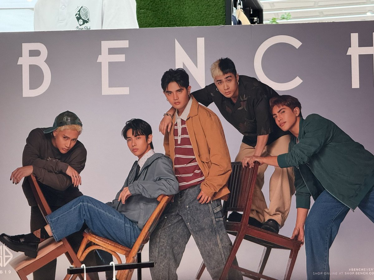 jpnjcs's tweet photo. 1st time seeing this photo shet ang popogi????? spotted at Bench One Ayala branch! https://t.co/OeD1HkGAVa