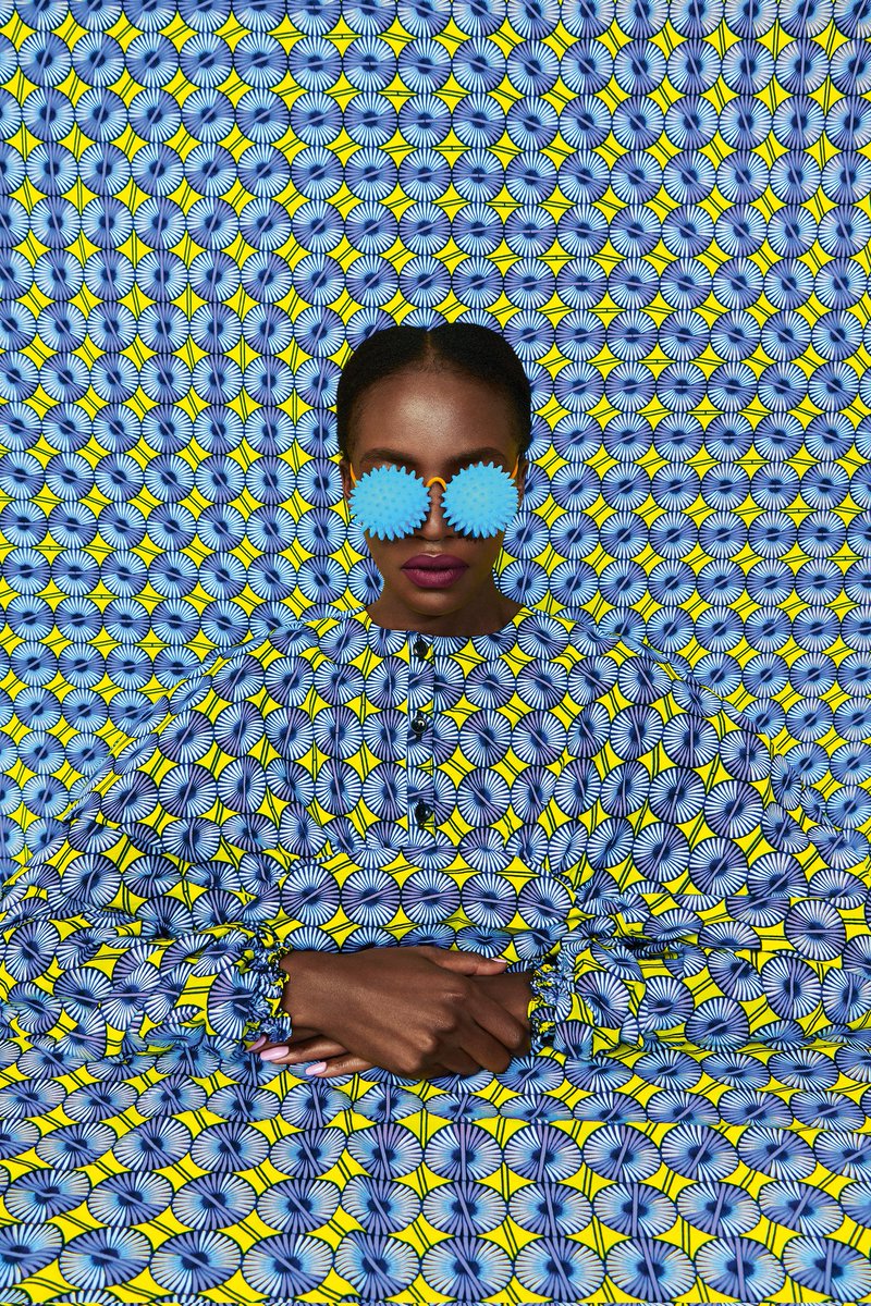 #WOMENSART (@womensart1) on Twitter photo Kenyan artist Thandiwe Muriu’s photographic portraits cloaking models in patterned fabric #WomensArt #Fridayfeeling Kenyan artist Thandiwe Muriu’s photographic portraits cloaking models in patterned fabric #WomensArt #Fridayfeeling