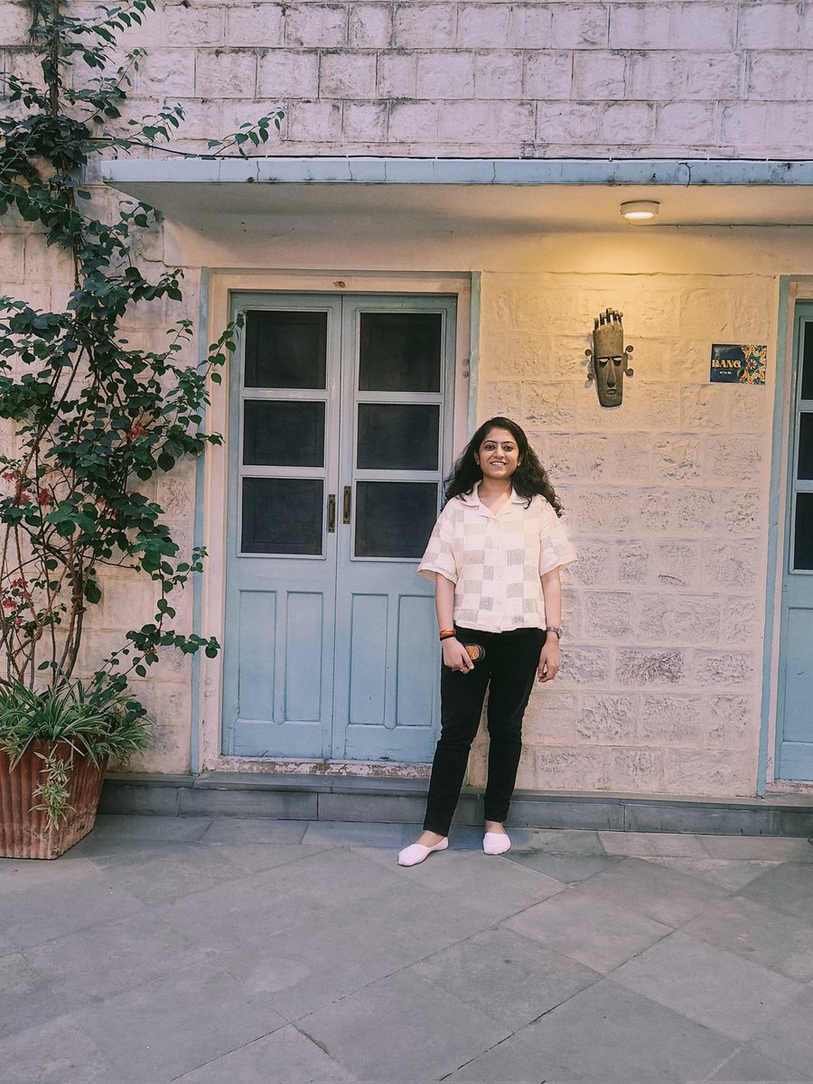 तुम यूं उगना 
जैसे सूरज उगता है
अपनी तमाम रश्मियों के साथ
अंधेरे को हटाता हुआ...
<a href="/DeepaliiAgrawal/">Deepali Agrawal</a>

जन्मदिन मुबारक़ हो, अल्लाह आपको सलामत रखे, खुस रखे, आपके सभी ख्वाबों को हकीकत में बदल दे।