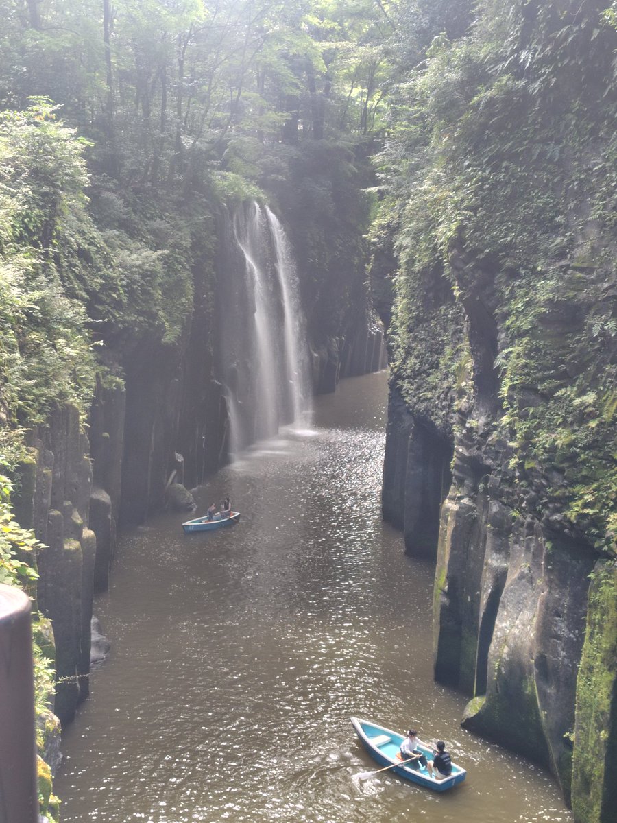 BilleLeno's tweet photo. 神話の地・高千穂へ⛩️

天孫降臨の舞台、天岩戸伝説の残る渓谷と神社、圧倒的自然が凄かった
自然に揉まれてヘロヘロから高千穂牛で回復🐂✨

ワシは食い物の話しばかりしとるな…🙏 https://t.co/TkDGKVuyn2