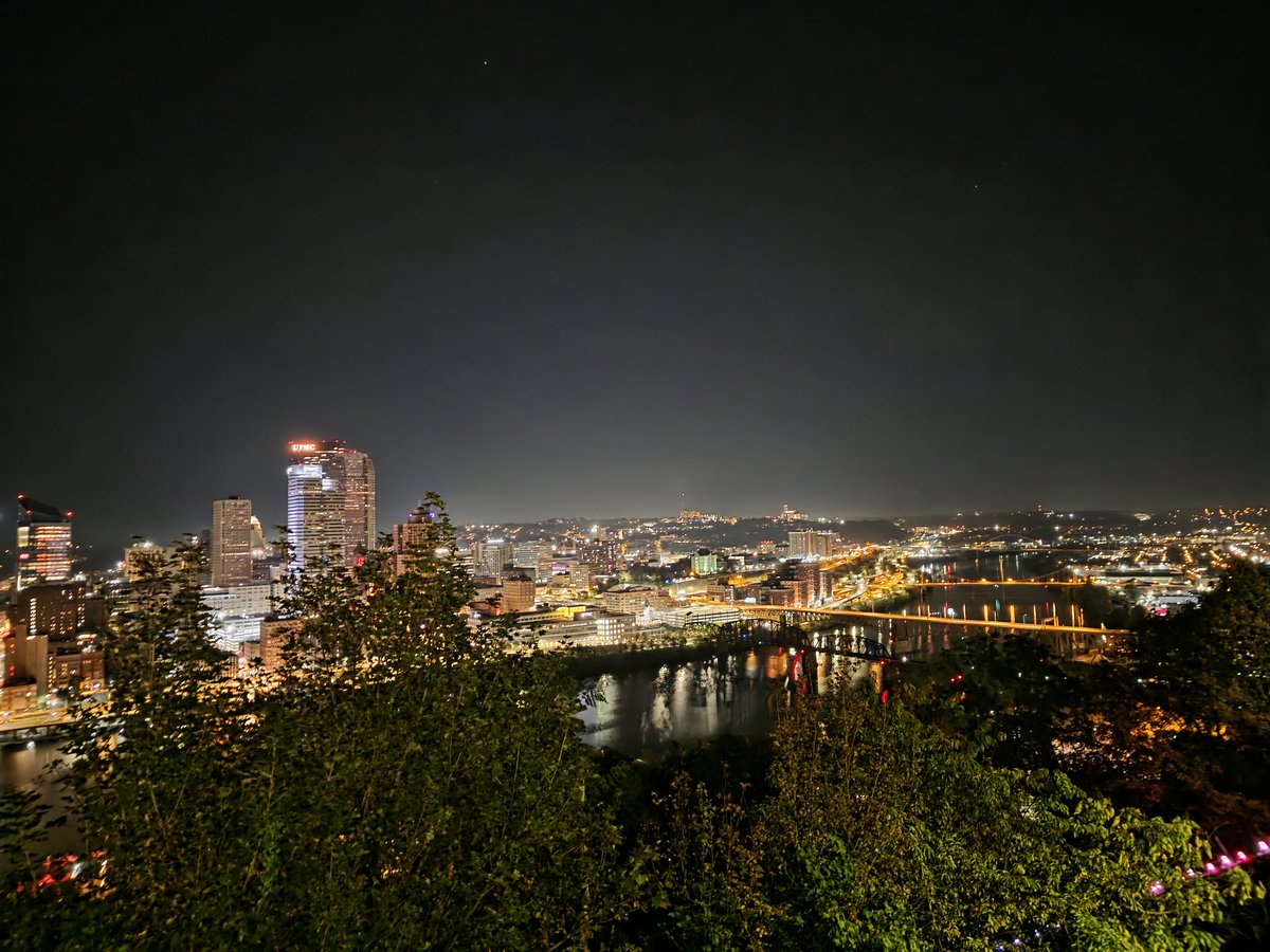 Shawntaylorjr89's tweet image. City Lights at Night 🌉 Beautiful view on the Ridge Line 😮 #pittsburgh #teamnosleep