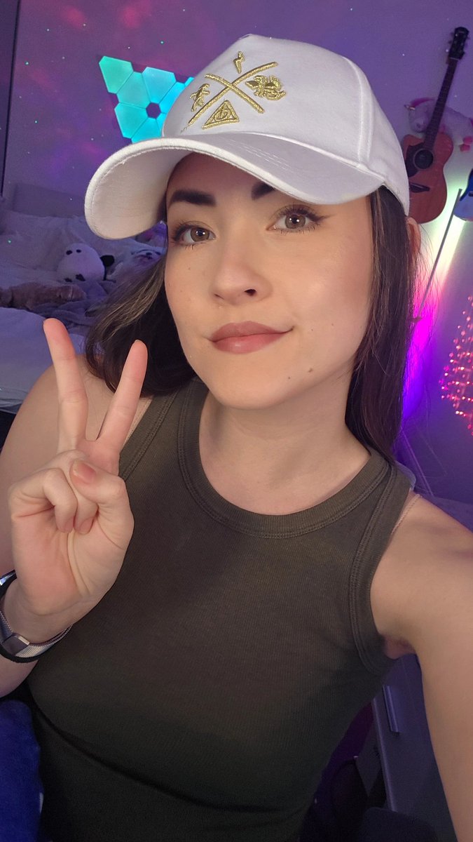 Game Time 😍 LIVE NOW! Linktr.ee/ericanagashima