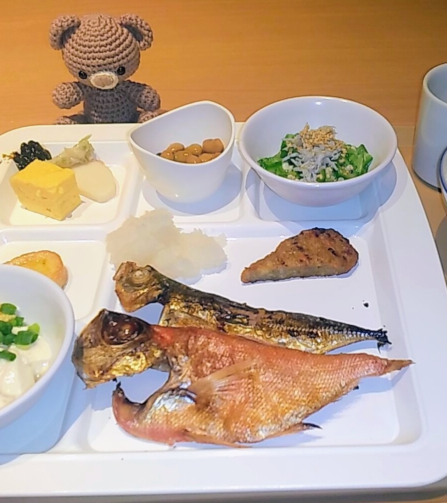 bearoubear's tweet photo. いず の あさごはん
きんめだい さん
あじ さん
ひもの も おいしいくま https://t.co/k9IVvauAtW
