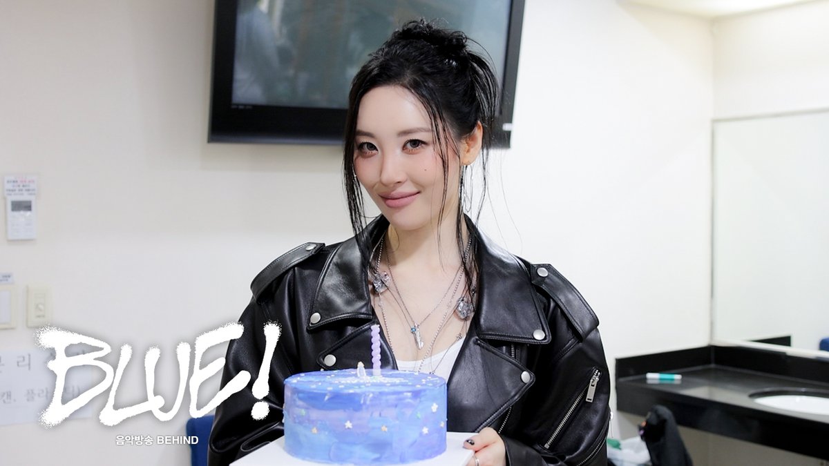 [VIDEO]
⠀
선미(SUNMI) ‘BLUE!’ 음악방송 Behind
🔗youtu.be/bmxyvQbDrT4
⠀
#선미 #SUNMI
#BLUE