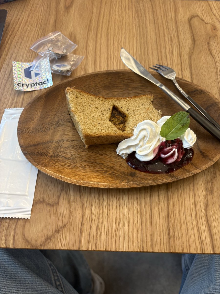 B_alphanet's tweet image. 大阪たまたまきてたのでKudasaiのカフェにきてみました！
スワッグも綺麗に飾られてるとオシャレに見える👍

#EthCafe #cafeBLOCK
@alt_layer @arkham @coolwallet @cryptact @Surf_Copilot