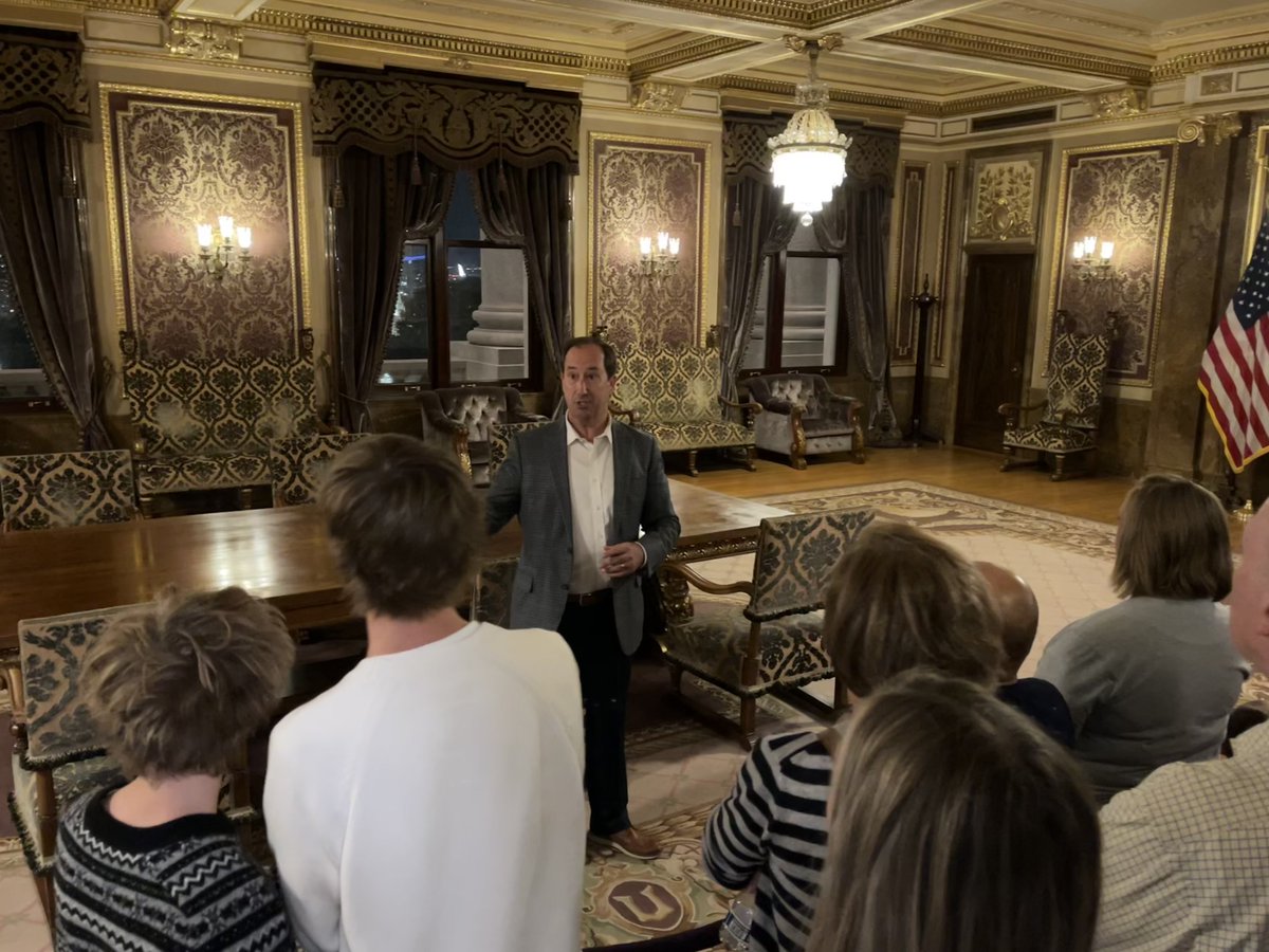 RepWhyte's tweet image. Another great Family Night at the Capitol requested by a neighborhood group from our House District 63. If your community, church or civic group is interested in joining me at the Capitol for an exclusive behind-the-scenes tour, please reach out. I’d love to host you.