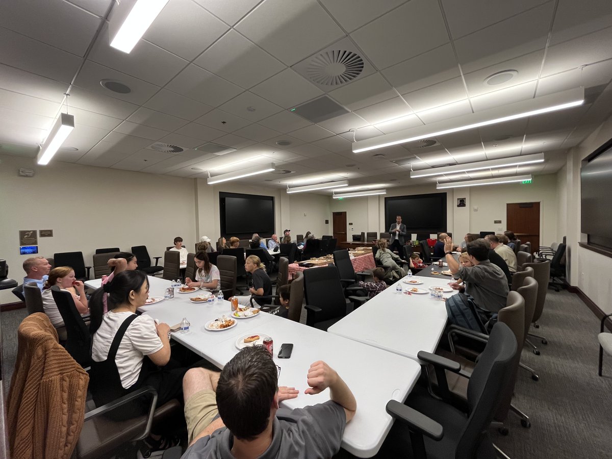 RepWhyte's tweet image. Another great Family Night at the Capitol requested by a neighborhood group from our House District 63. If your community, church or civic group is interested in joining me at the Capitol for an exclusive behind-the-scenes tour, please reach out. I’d love to host you.