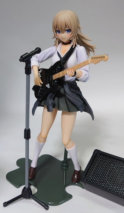 #プラモを見せあって金曜日を乗りきろう 