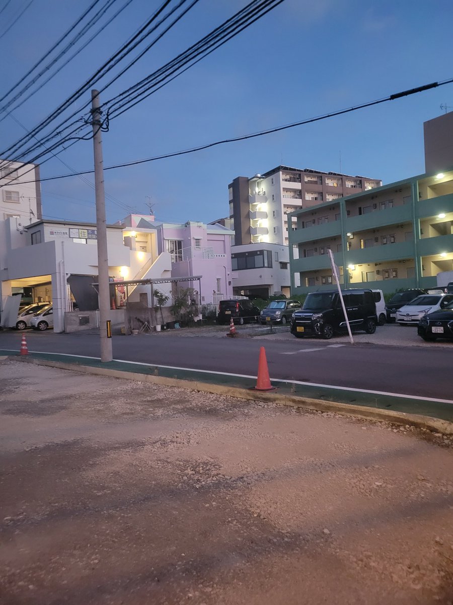 What if we lived in the lavender, mint, and light pink colored apartment complex together? 👉👈😳