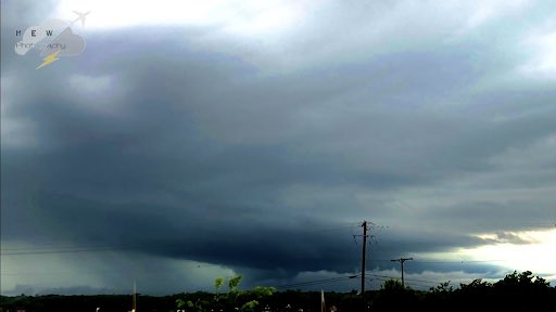 MesoscaleMikey's tweet image. The Supercell - Organized Chaos 

#wxtwitter #curingthatSDS