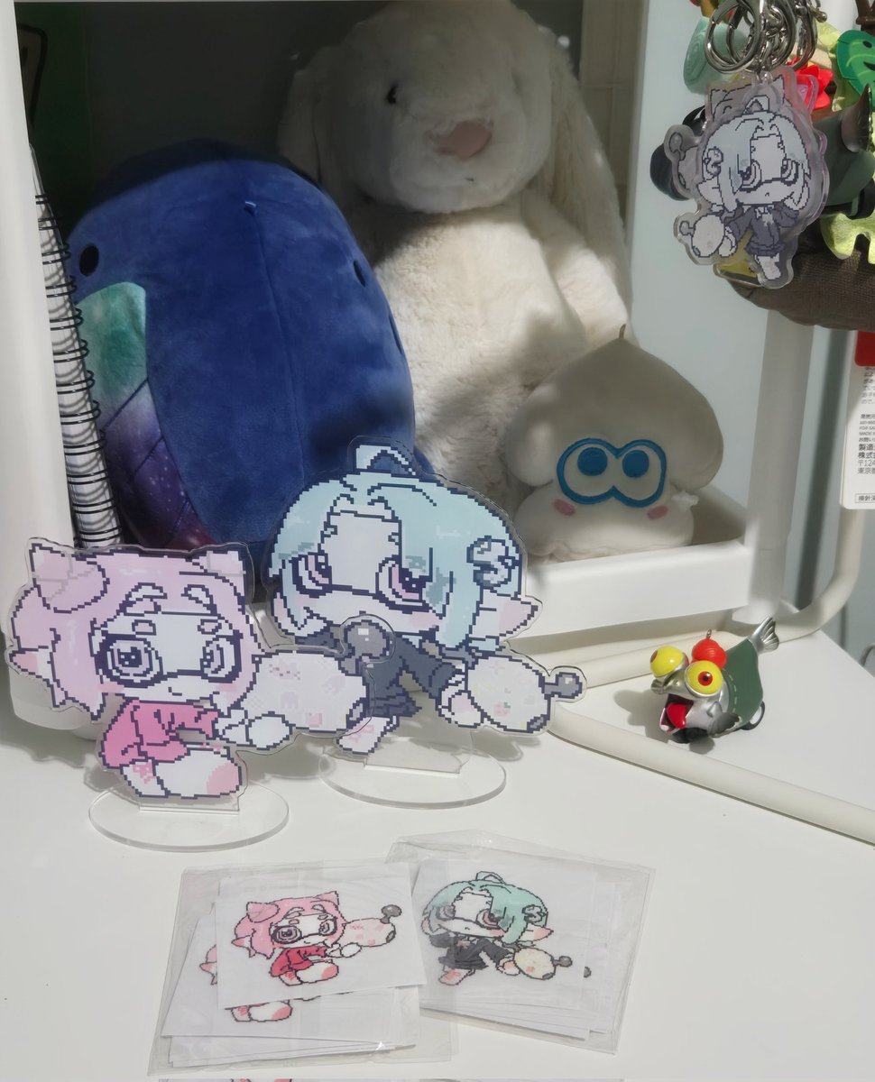 만든 굿즈가 도착했어요♡ 부엉 님 (<a href="/E_buong/">ぶおん</a>) 커미션으로 개인적으로 제작한 건데 아크릴 스탠드가 생각보다 커서 깜짝 놀람ㅋㅋㅋㅋ 너무 사랑스럽고 이쁘고 이게 다 부엉 님 그림 덕분이에요 감사합니다 ♡♡