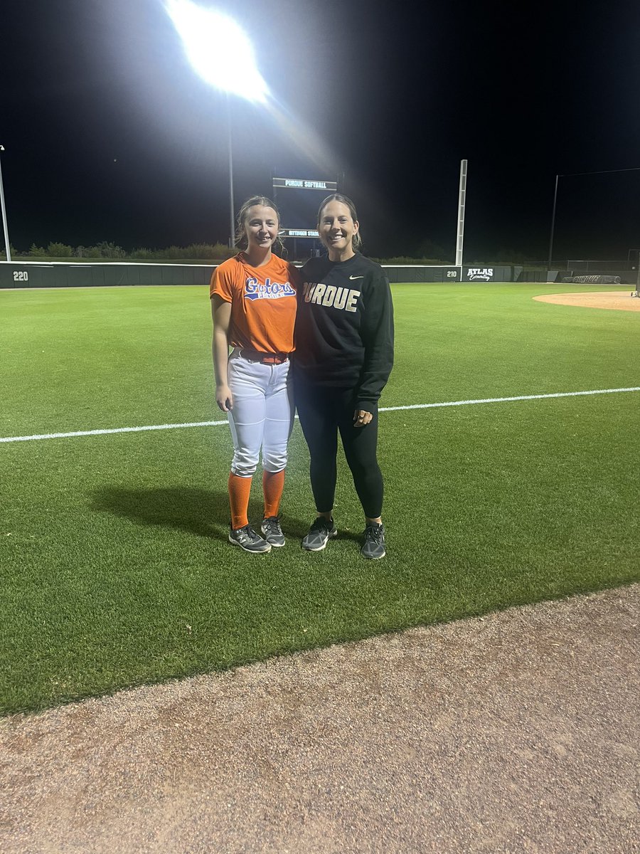 RisleyGracie1's tweet photo. Always love learning new skills, especially at camps!!! Thank you @PurdueSoftball @CoachMFrezzotti @JoRichwood @GatorsKetelhut @PT_Wicker https://t.co/U4RT6EwkJV
