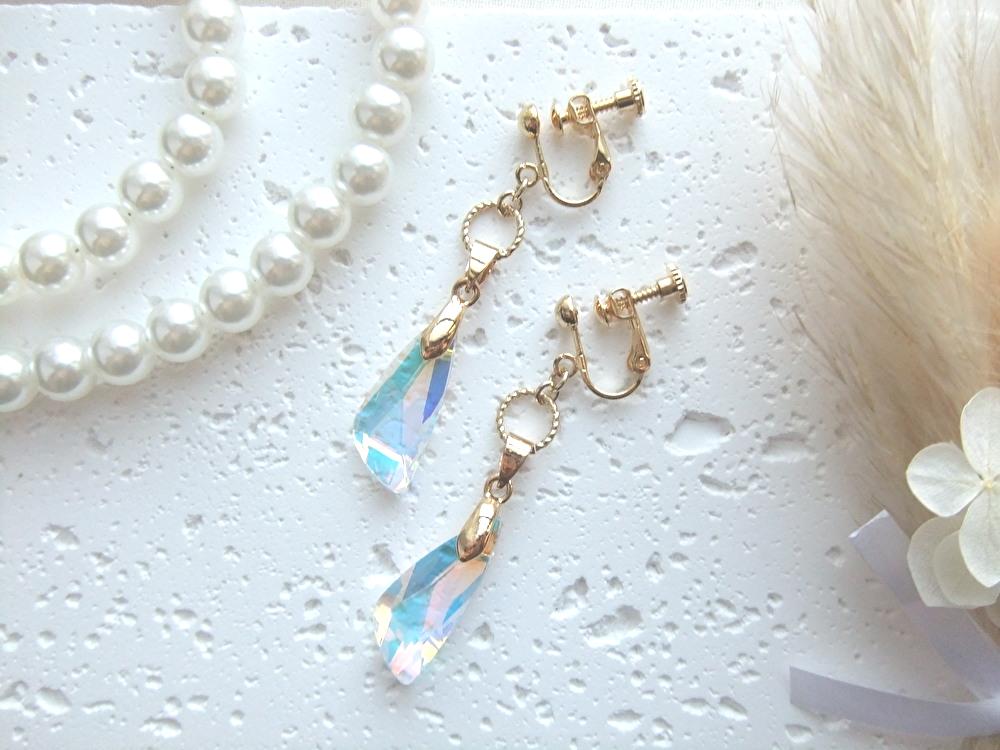 mintte_handmade's tweet photo. No.39　nuance × aurora glass earring

🌸オーロラカラーの色の移ろいがきれいなイヤリングです。
🌸写真では青みがかかっていますが、肉眼では全面的にオレンジが強く見える、不思議な作品です(* '∀'人)💐

#満喫カラーバリエーション
#みんなのSNSなんでも展示会
#mintte https://t.co/tPjTiEkGZB
