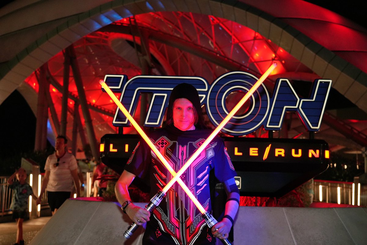 SteveSievers's tweet image. I AM DARTH ARES! So excited to ride the red over lay Tron Lightcycle with NIN.