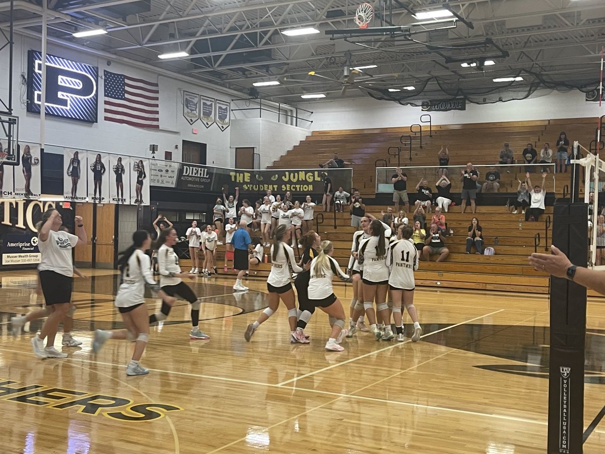 PerryAthletics's tweet image. Volleyball Final:
Perry 3
Green 2
#flcscores

Go Perry!