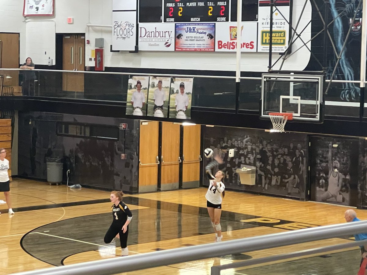 PerryAthletics's tweet image. Volleyball Final:
Perry 3
Green 2
#flcscores

Go Perry!