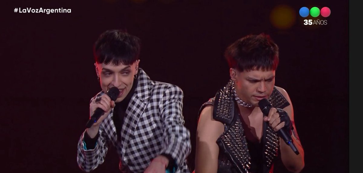 MoskitaMuertaOk's tweet photo. Geniales los dos ¿quién se tiene que quedar en el team Lali? ¿Alan o Rafael? #LaVozArgentina https://t.co/xSyUIvuvvf