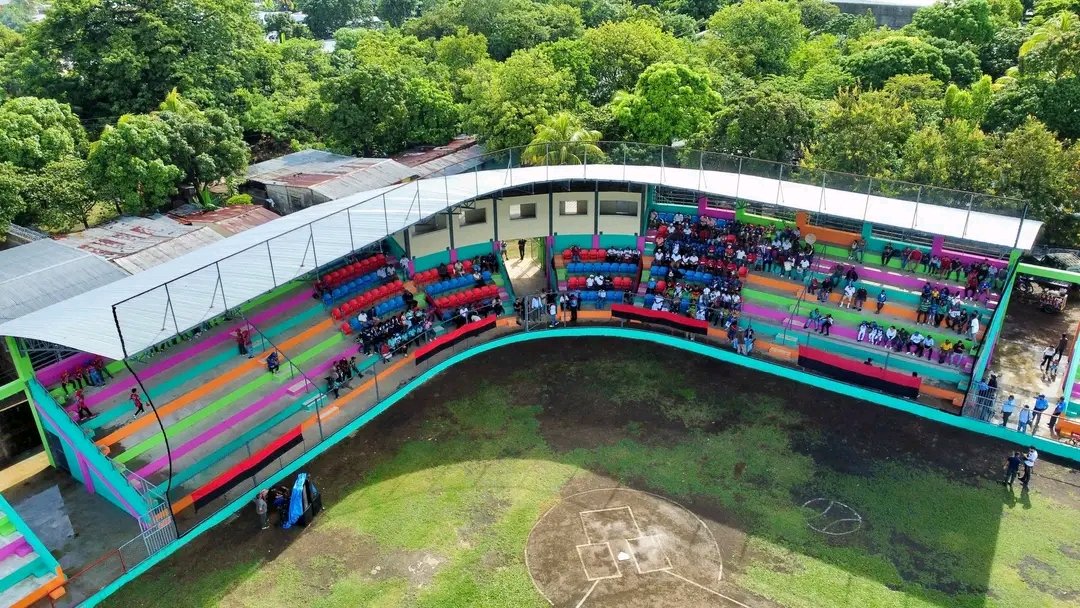 #Nandaime 🏟 Ambiente previo a la inauguración del estadio Bayardo Morales, en homenaje a los héroes de Nandaime, un espacio para la promoción y práctica del deporte.