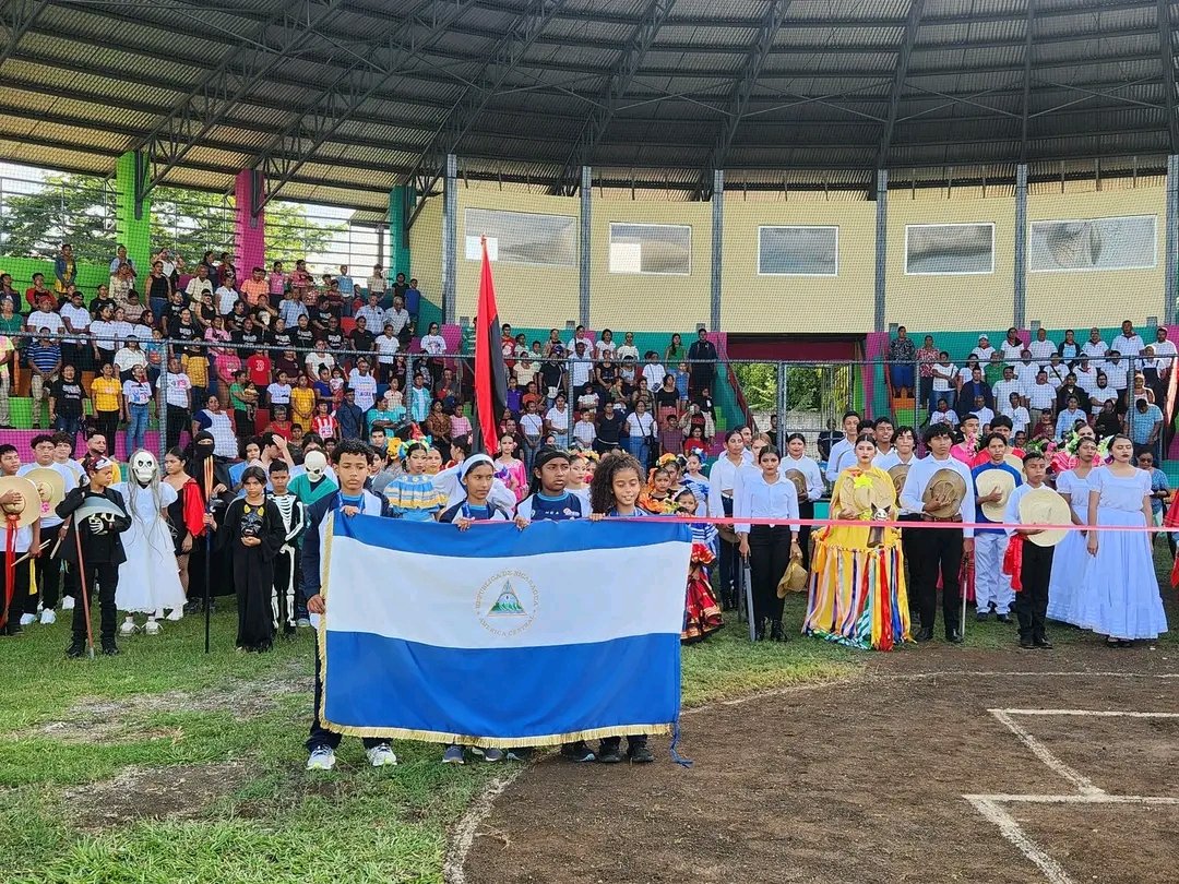 En un ambiente emotivo las familias y autoridades de gobierno inauguraron el Estadio de béisbol Bayardo Morales mejorando la infraestructura deportiva para el disfrute de la niñez del municipio de Nandaime.