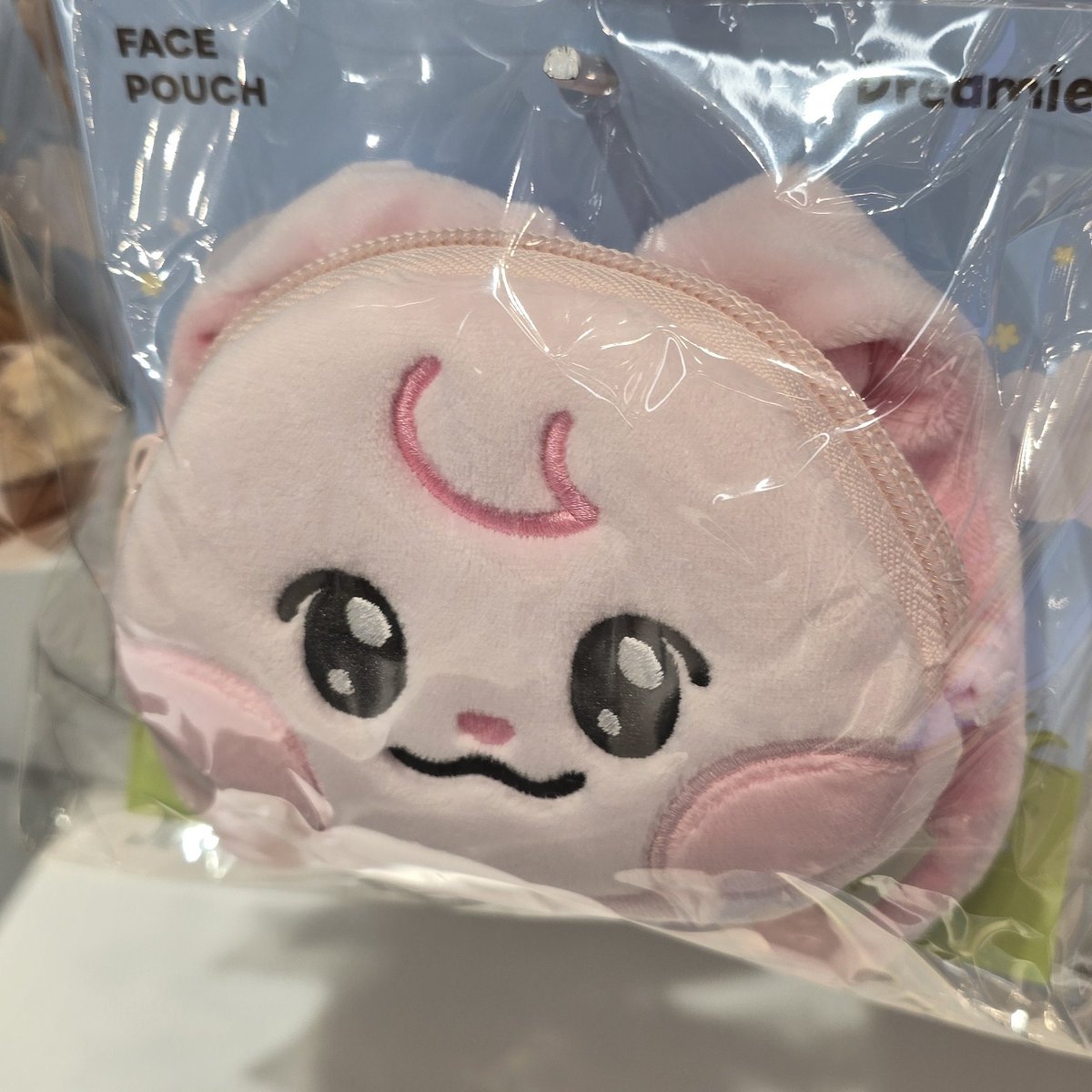 tomypado's tweet photo. 뀨핑 너무 귀엽고 재민이 셀카 귀여워서 2개씩 살뻔 https://t.co/6JtKd7zJ24