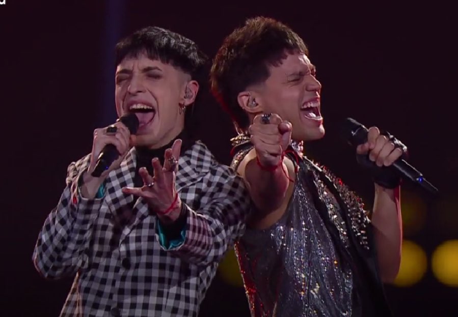 Alan lez da un paso mas y sigue en #LaVozArgentina 🥺❤️💙