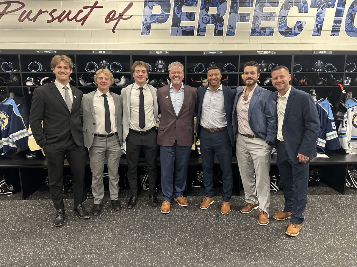 ⁦<a href="/JanesvilleJets1/">Janesville Jets</a>⁩ at the Woodman’s Center Grand Opening Gala tonight. With Bauer Murphy, Murray Marvin-Cordes, Joey Hyten, HC ⁦<a href="/TheLenergizer/">Lennie Childs</a>⁩ AC ⁦<a href="/tprof98/">Ty Proffitt</a>⁩, Jerad Clark. ⁦<a href="/NAHLHockey/">NAHL</a>⁩