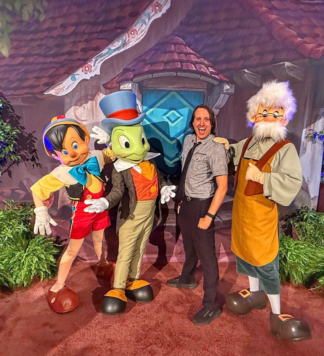 SteveSievers's tweet image. Early Today I got to cover the Disney Update I-Drive Chamber Meeting at the Disney Contemporary Resort. Thank you Disney for the sweet swag bag, I love the Starlight poster and slow simmered beef was amazing.They gave a presentation that made me feel like I was at the D23 Expo.