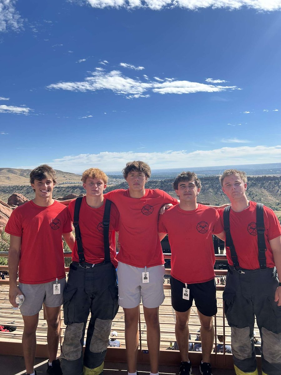 Week 3 highlights against Cherokee Trail. 5 tks | 2 pbs | 3tkls 
Not my best game but getting ready for valor 👀 Also after doing the 9/11 stair climb with the guys 🇺🇸#ALLIN <a href="/VistaGridiron/">Mountain Vista High School Football</a> <a href="/CoPreps/">CO Prep Varsity</a> <a href="/prepfootball/">Post Preps Football</a> <a href="/GideonAigner/">Gideon Aigner</a> <a href="/SportPrepX/">SportPrepX</a> 

hudl.com/athlete/195395…