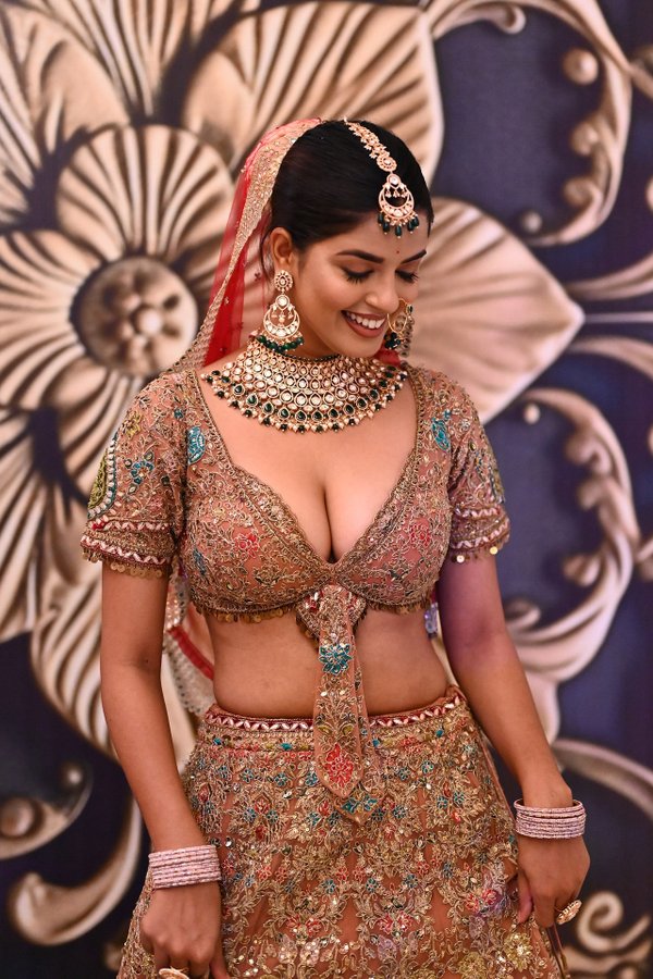 G1LG4KiWYAAHg3b?format=jpg&name=900x900