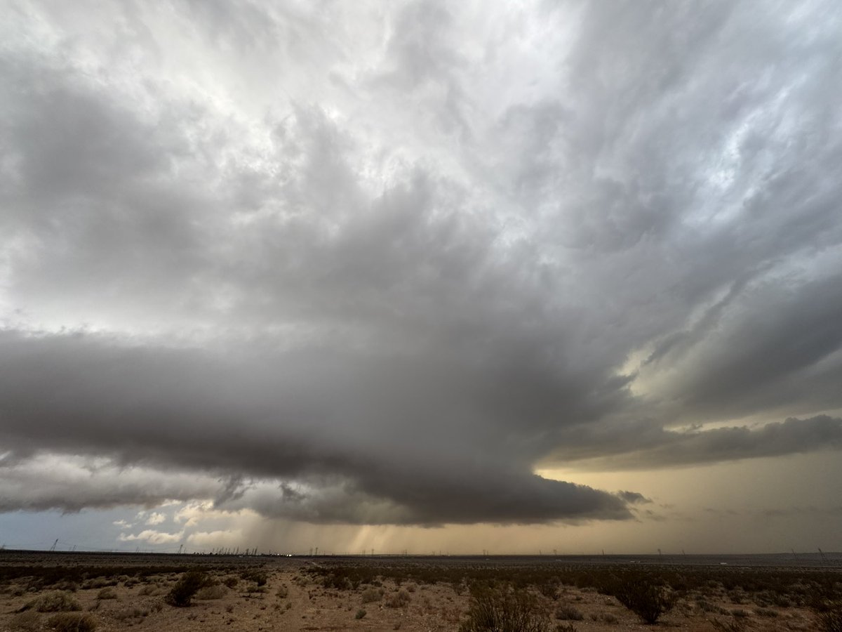 Supercell at Boron CA now/6:43 pm