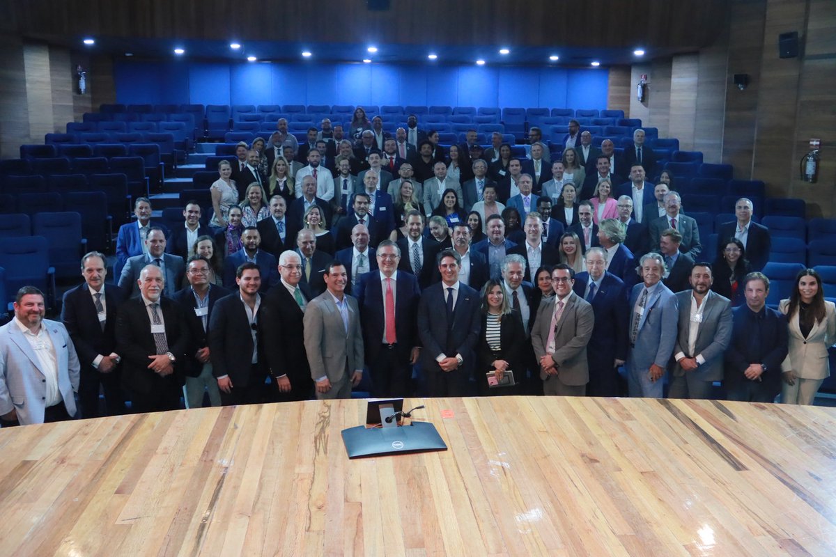 Omar Becerril tweet media