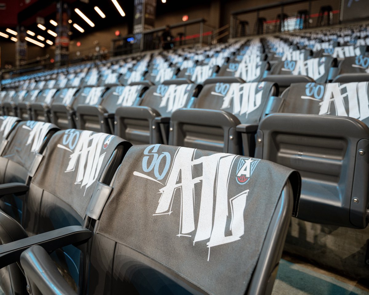 AtlantaDream's tweet photo. We put on for our city. 😎

#DoItForTheDream | #SoATL https://t.co/gT4sDnCMZu